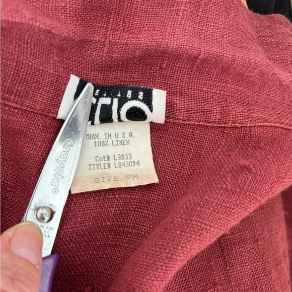 Clio Petites Burgundy Linen Blouse - Picture 3 of 6